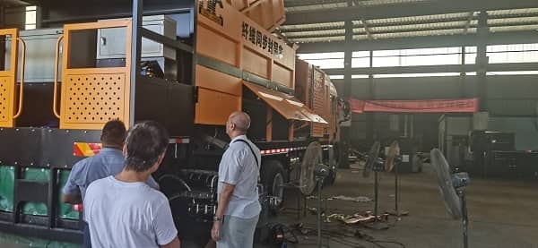 saudi arabia slurry sealer truck_2